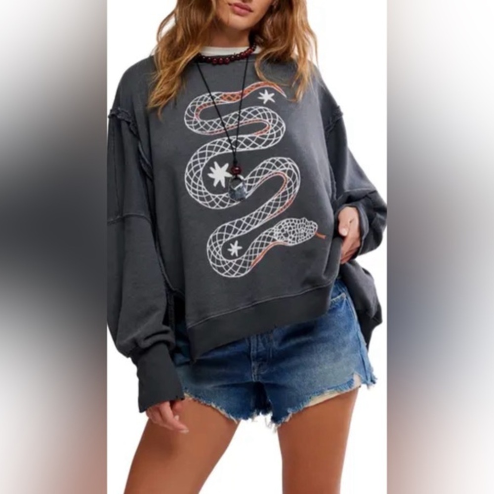 Free‎ People Camden Oversize Graphic Sweatshirt/ Snake Combo - Picture 3 of 6